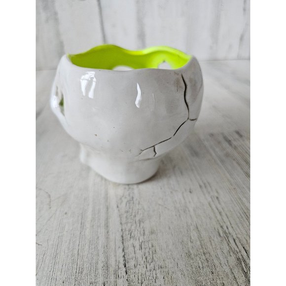 Porcelain skull skeleton tea light planter decor - Picture 2 of 8